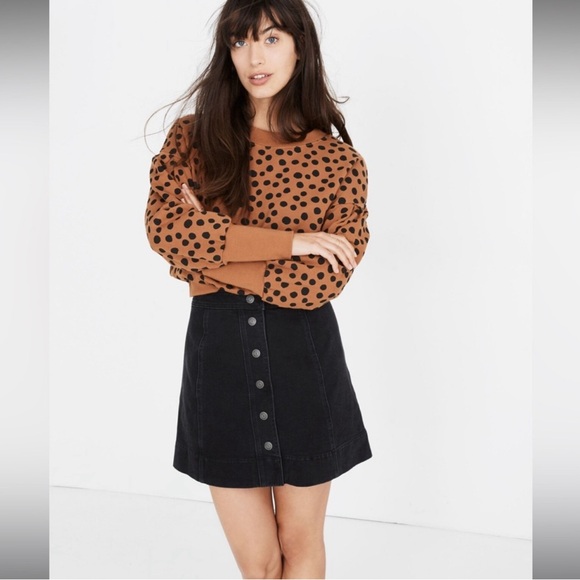 Madewell Metropolis Snap Jean Skirt in Rawley Black - Picture 2 of 8